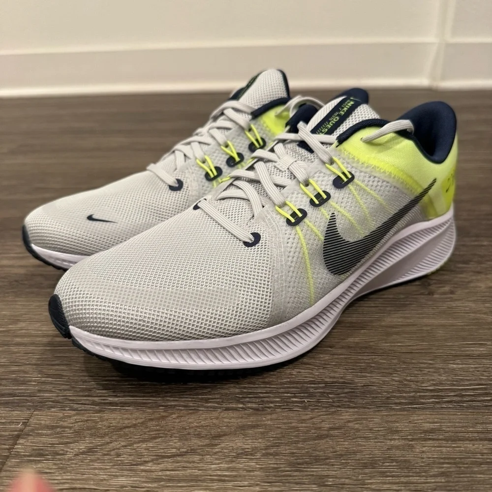 Nike Quest 4 Photon Dusk sz 11
